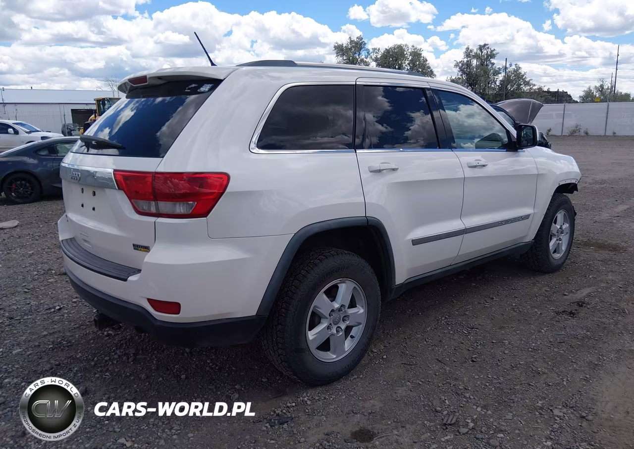 2012 Jeep Grand Cherokee Laredo VIN:1C4RJFAG4CC192870 - 4