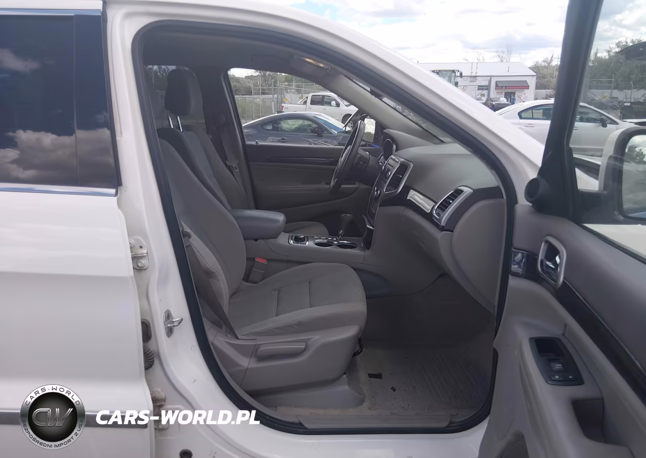 2012 Jeep Grand Cherokee Laredo VIN:1C4RJFAG4CC192870 - 5