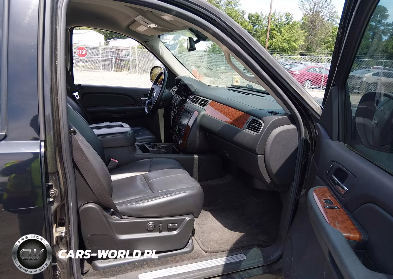 2008 Chevrolet Tahoe Lt VIN:1GNFC13J38R233896 - 5