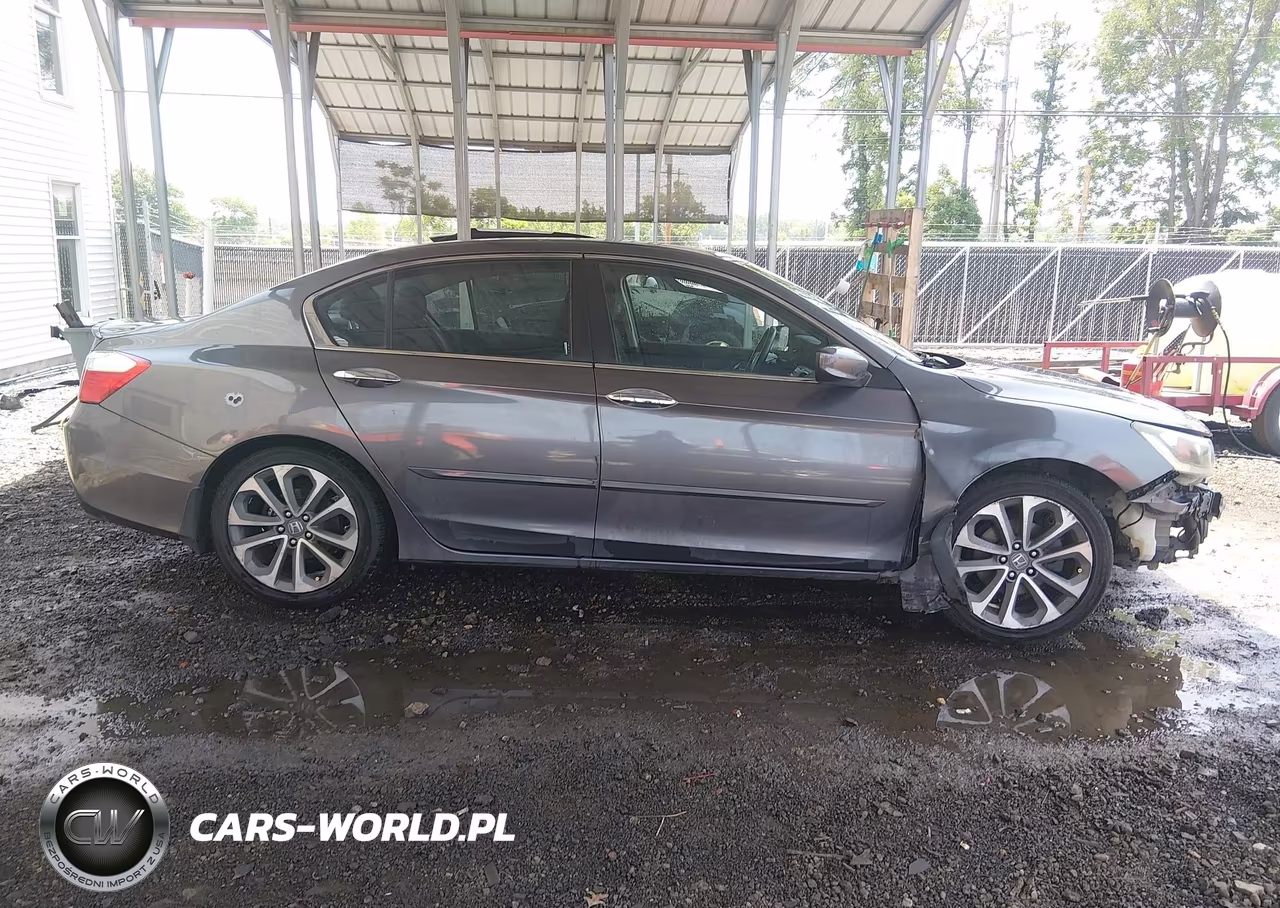 2015 Honda Accord Sport VIN:1HGCR2F50FA072290 - 14