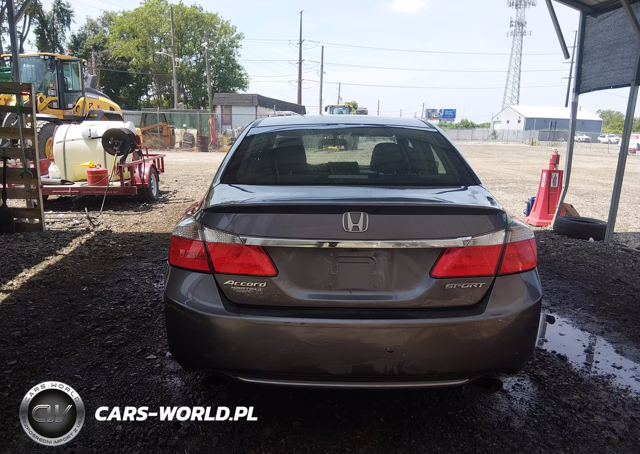 2015 Honda Accord Sport VIN:1HGCR2F50FA072290 - 17