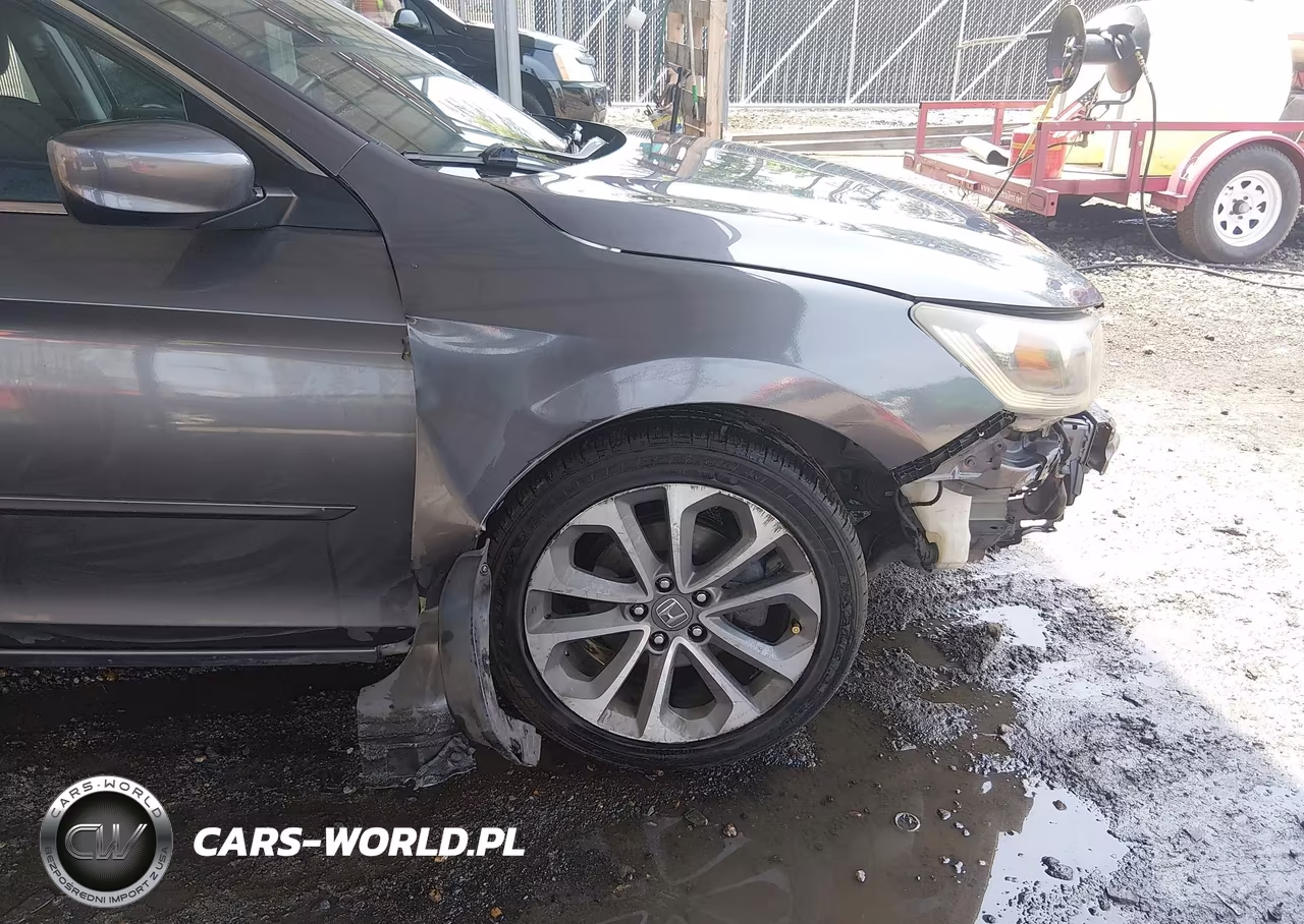 2015 Honda Accord Sport VIN:1HGCR2F50FA072290 - 18