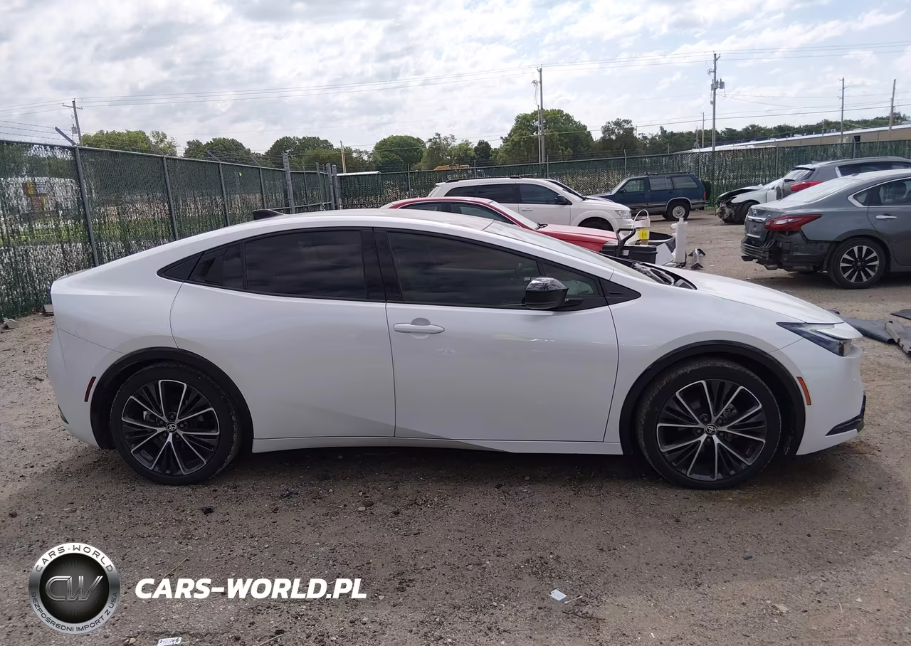 2024 Toyota Prius Xle VIN:JTDACAAU4R3022498 - 13