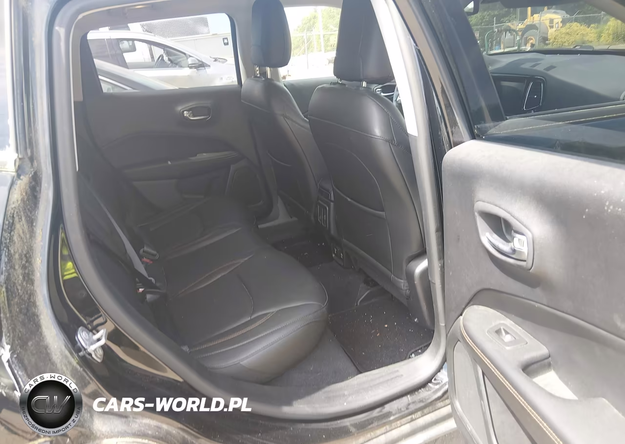 2018 Jeep Compass Limited 4X4 VIN:3C4NJDCB1JT263867 - 8