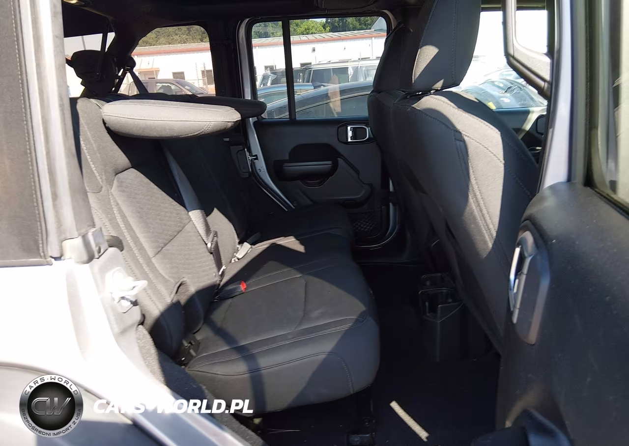 2018 Jeep Wrangler Unlimited Sport S 4X4 VIN:1C4HJXDG4JW169002 - 8