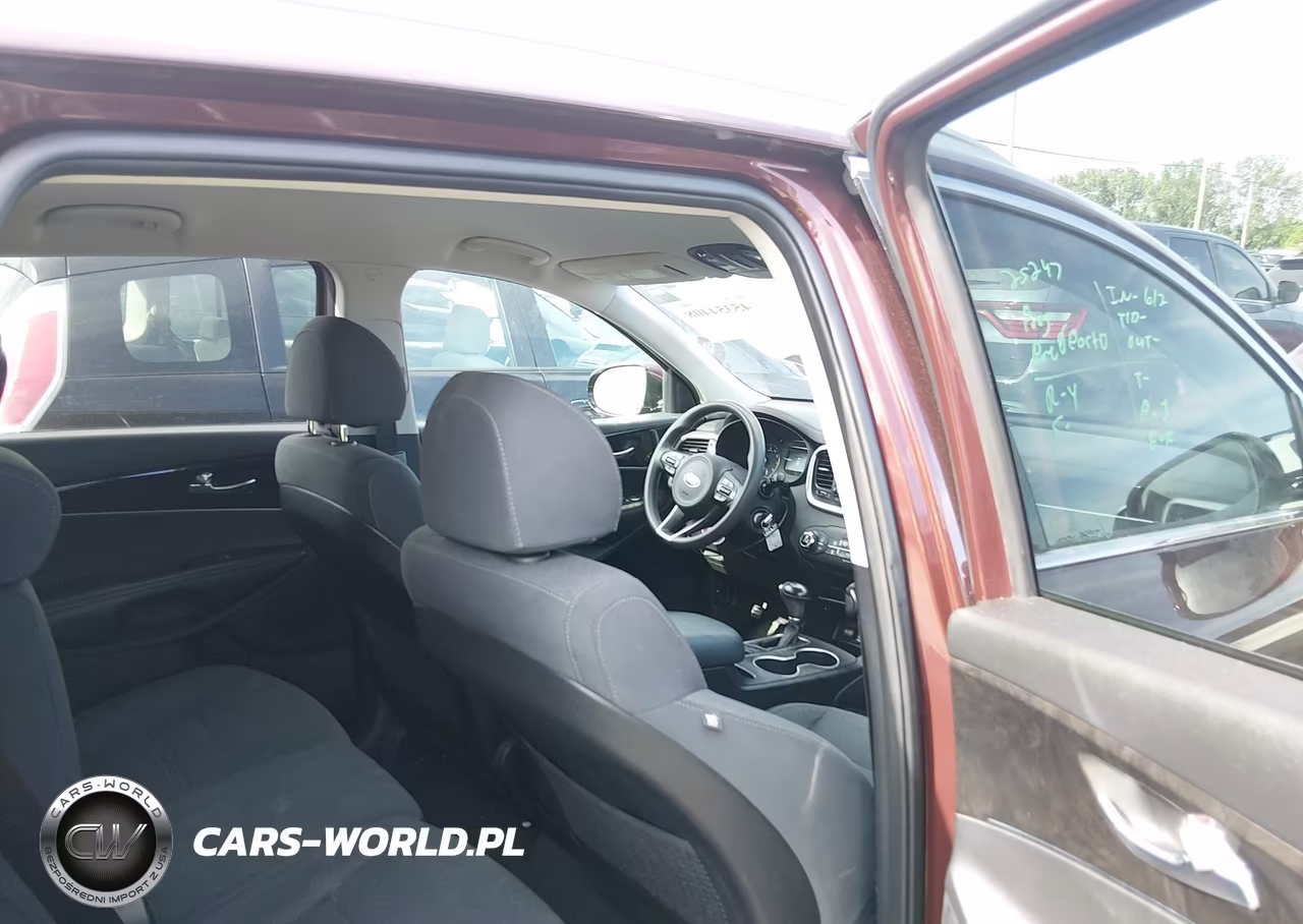 2018 Kia Sorento 2.4L Lx VIN:5XYPGDA32JG402155 - 8
