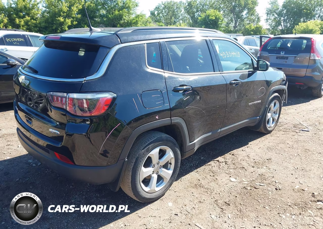2019 Jeep Compass Latitude 4X4 VIN:3C4NJDBB3KT629699 - 4