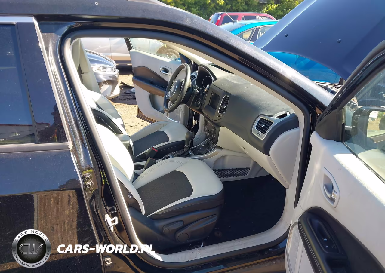2019 Jeep Compass Latitude 4X4 VIN:3C4NJDBB3KT629699 - 5