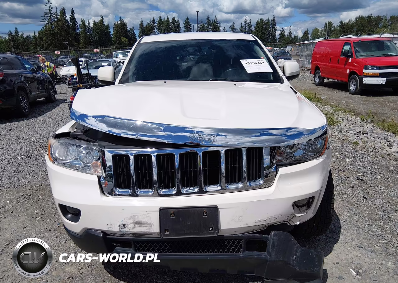 2011 Jeep Grand Cherokee Laredo VIN:1J4RR4GG7BC737781 - 12
