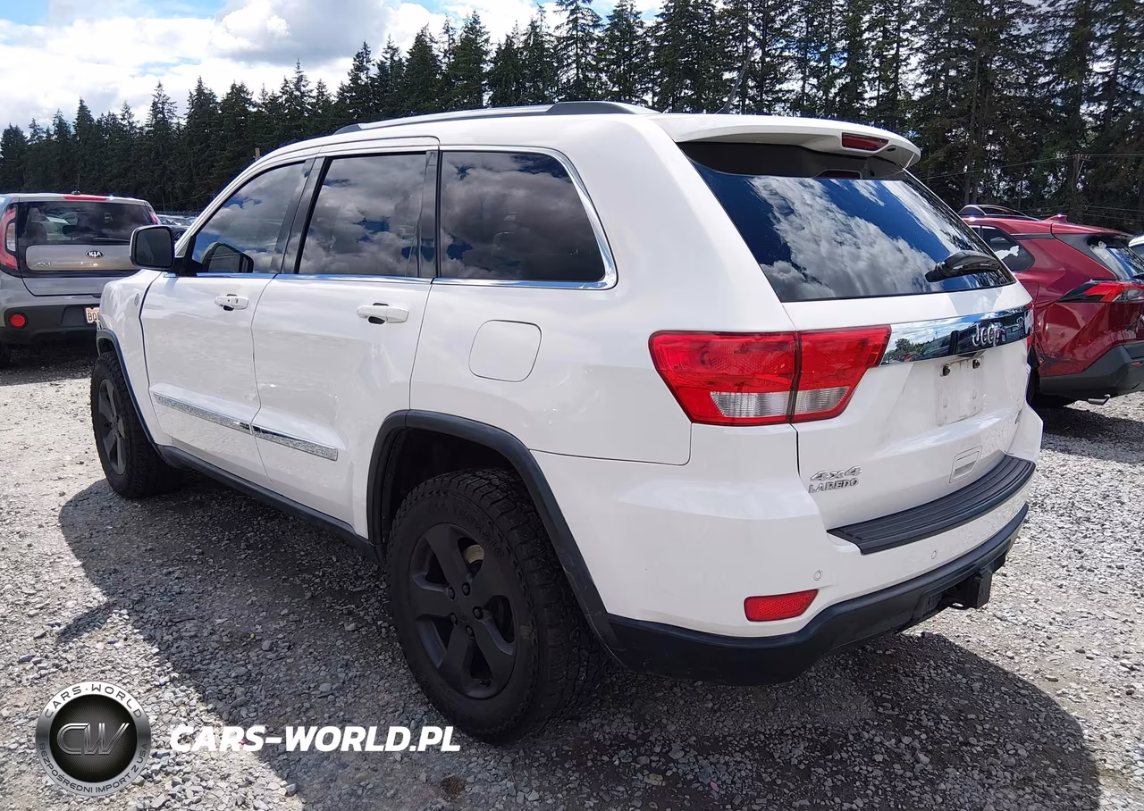 2011 Jeep Grand Cherokee Laredo VIN:1J4RR4GG7BC737781 - 3