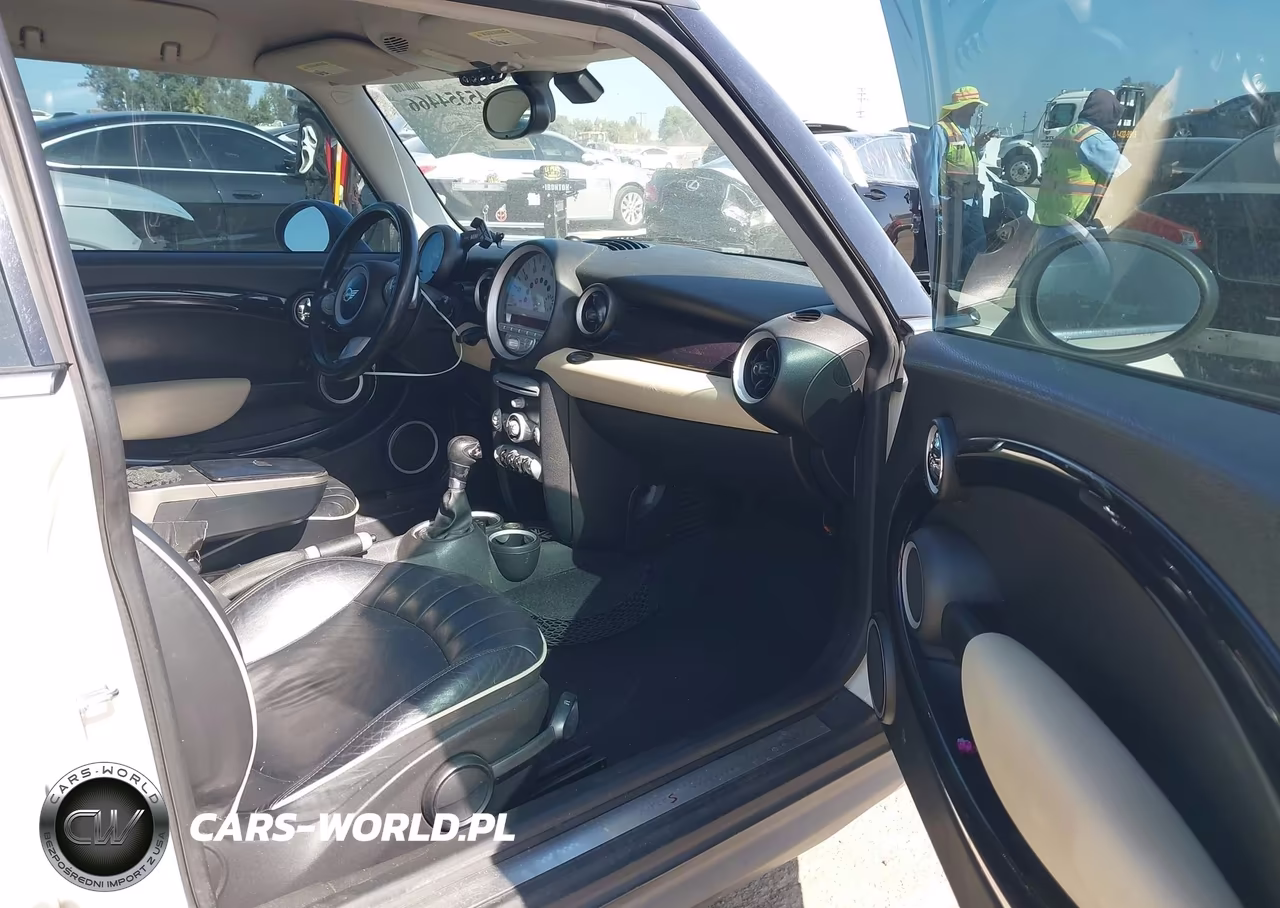 2009 Mini Cooper S Clubman VIN:WMWMM33599TP90101 - 5