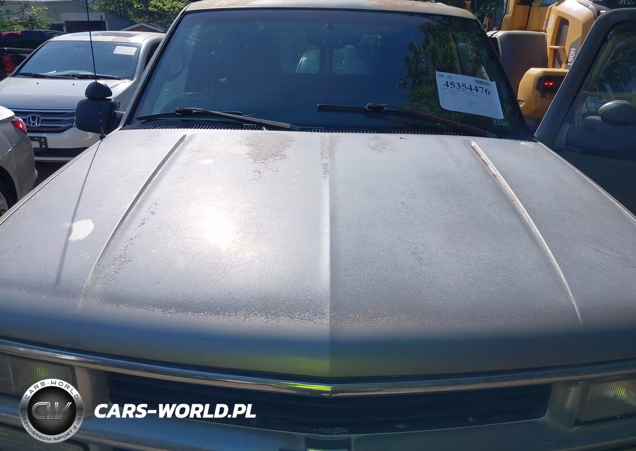 1999 Chevrolet Suburban 2500 VIN:1GNGK26R2XJ470343 - 10
