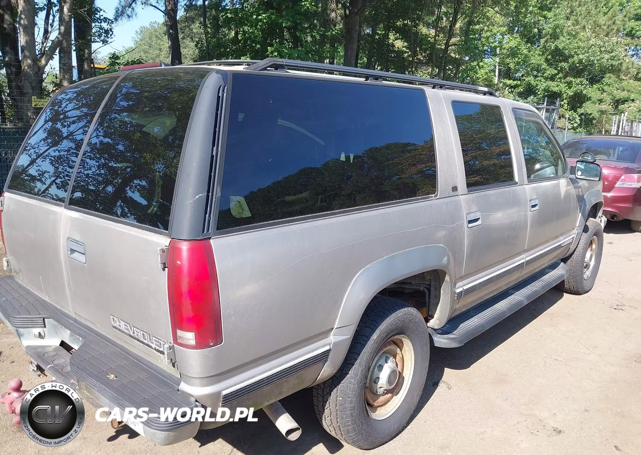 1999 Chevrolet Suburban 2500 VIN:1GNGK26R2XJ470343 - 4