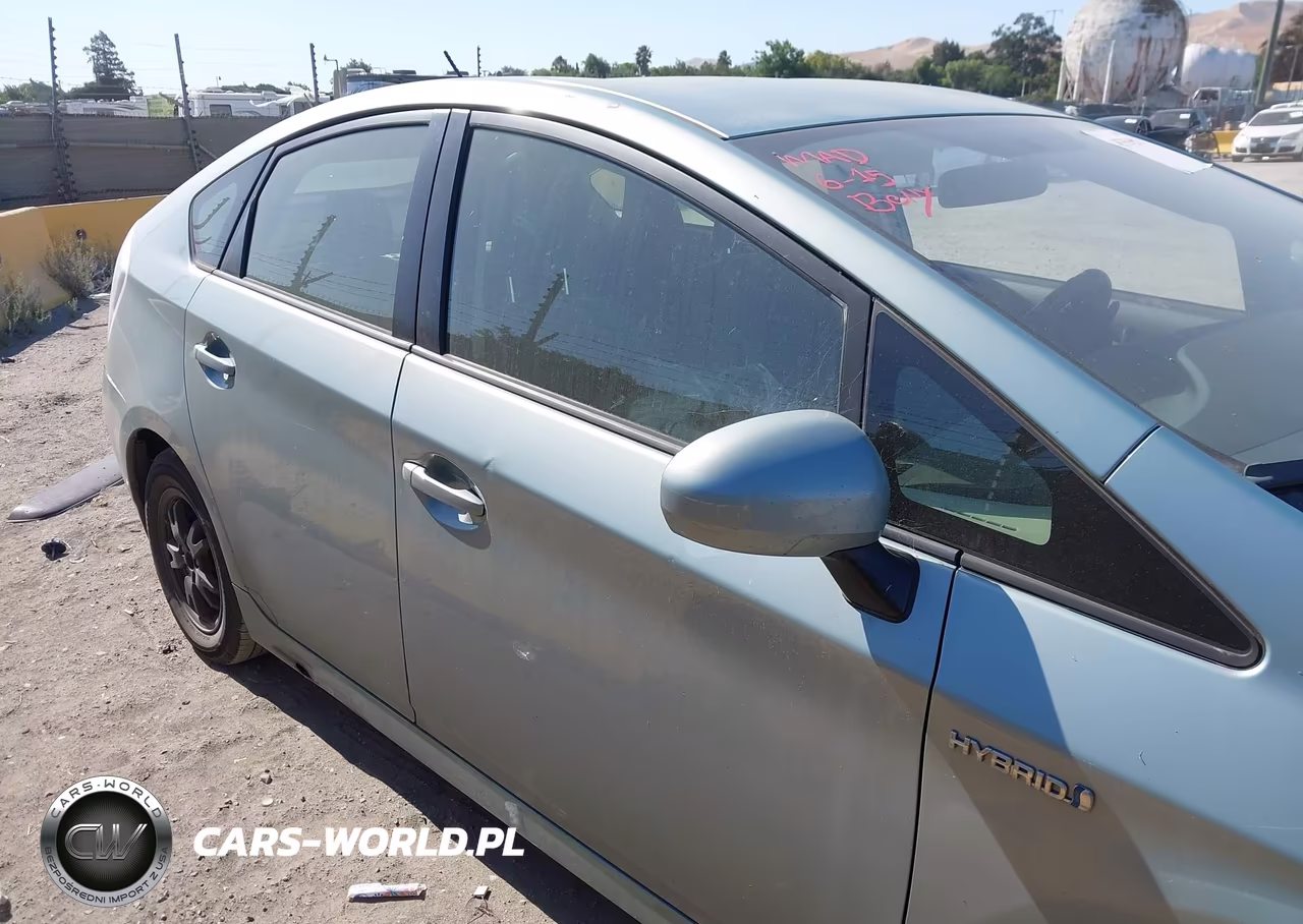 2014 Toyota Prius Two VIN:JTDKN3DU8E1749199 - 13