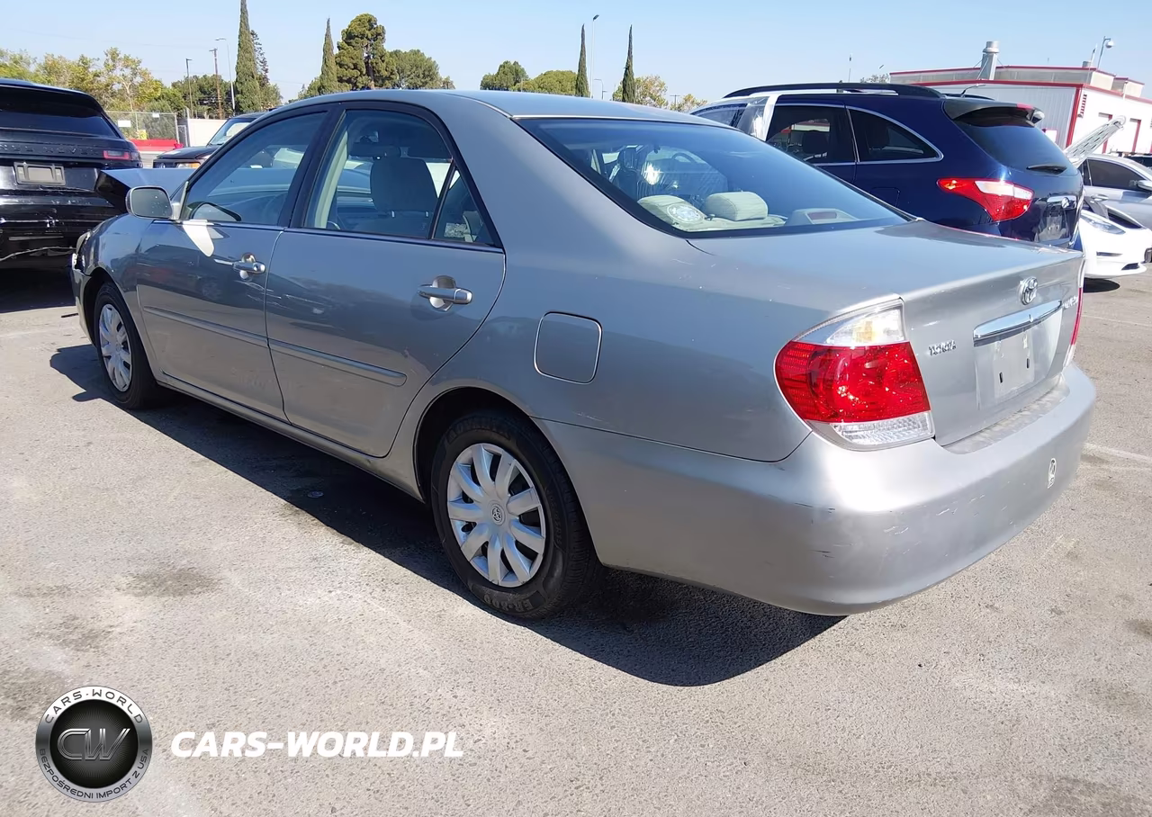 2005 Toyota Camry Le VIN:4T1BE32K15U571714 - 3