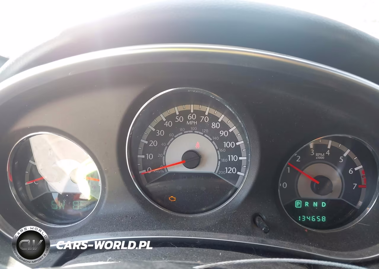 2012 Chrysler 200 Touring VIN:1C3CCBBB7CN131095 - 7