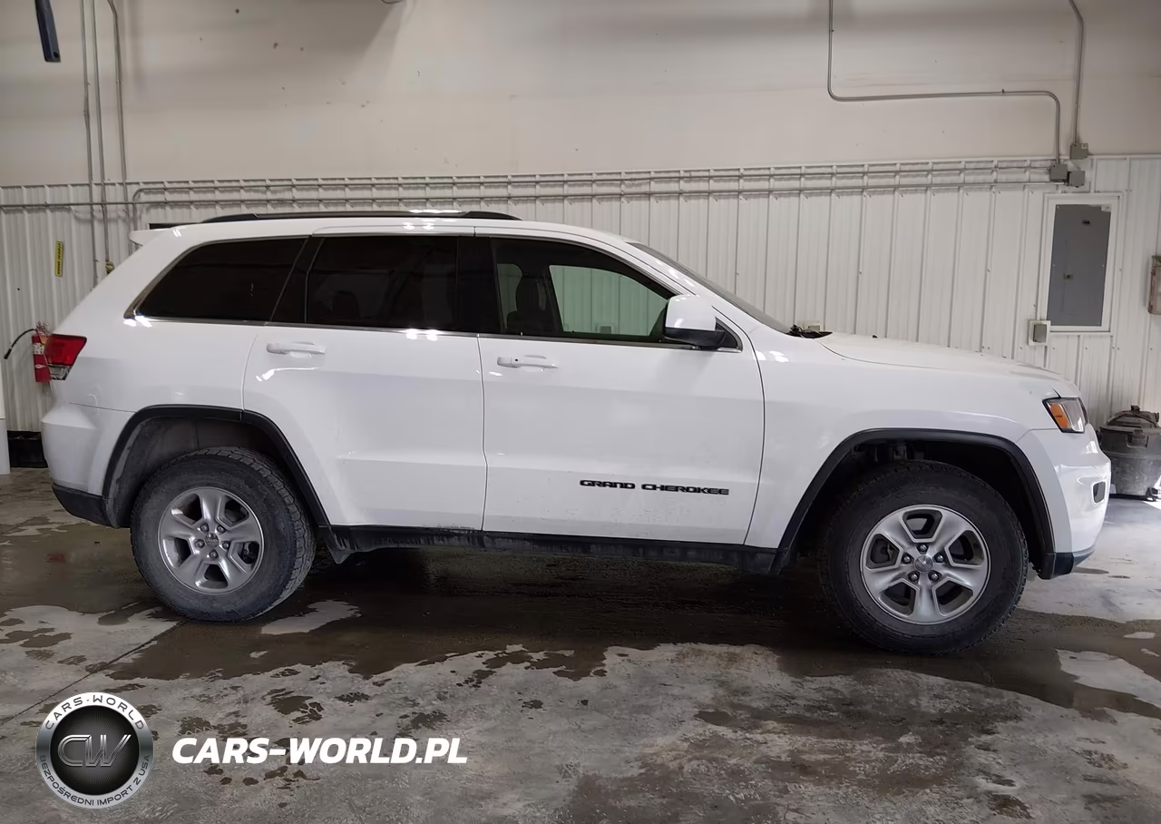 2017 Jeep Grand Cherokee Laredo 4X4 VIN:1C4RJFAG3HC738839 - 13