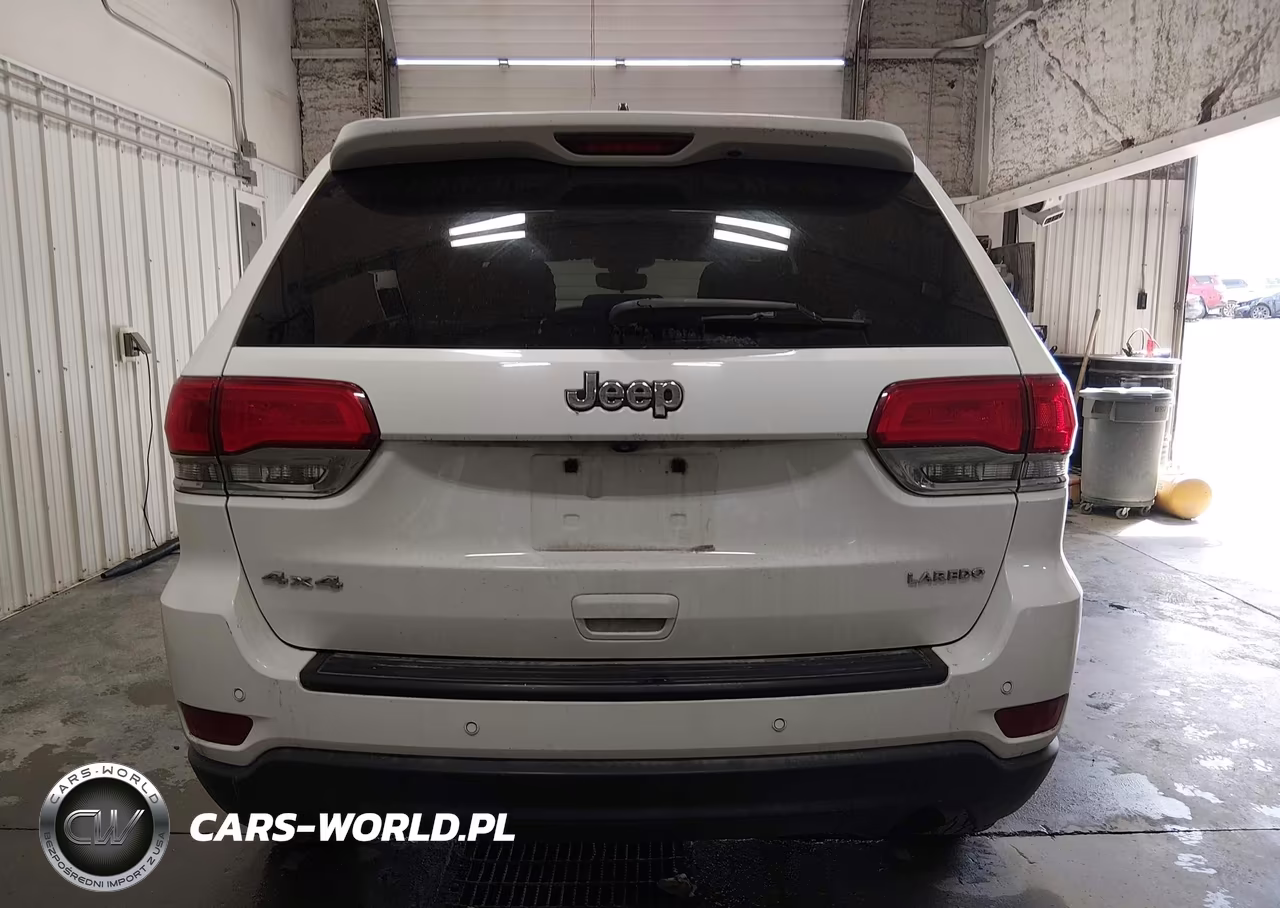 2017 Jeep Grand Cherokee Laredo 4X4 VIN:1C4RJFAG3HC738839 - 16