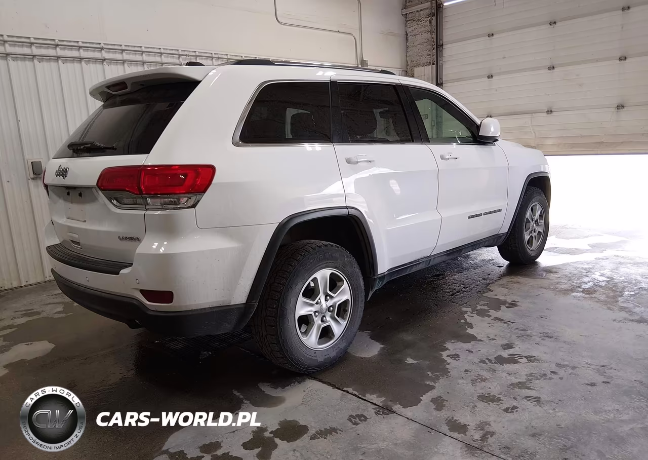 2017 Jeep Grand Cherokee Laredo 4X4 VIN:1C4RJFAG3HC738839 - 4