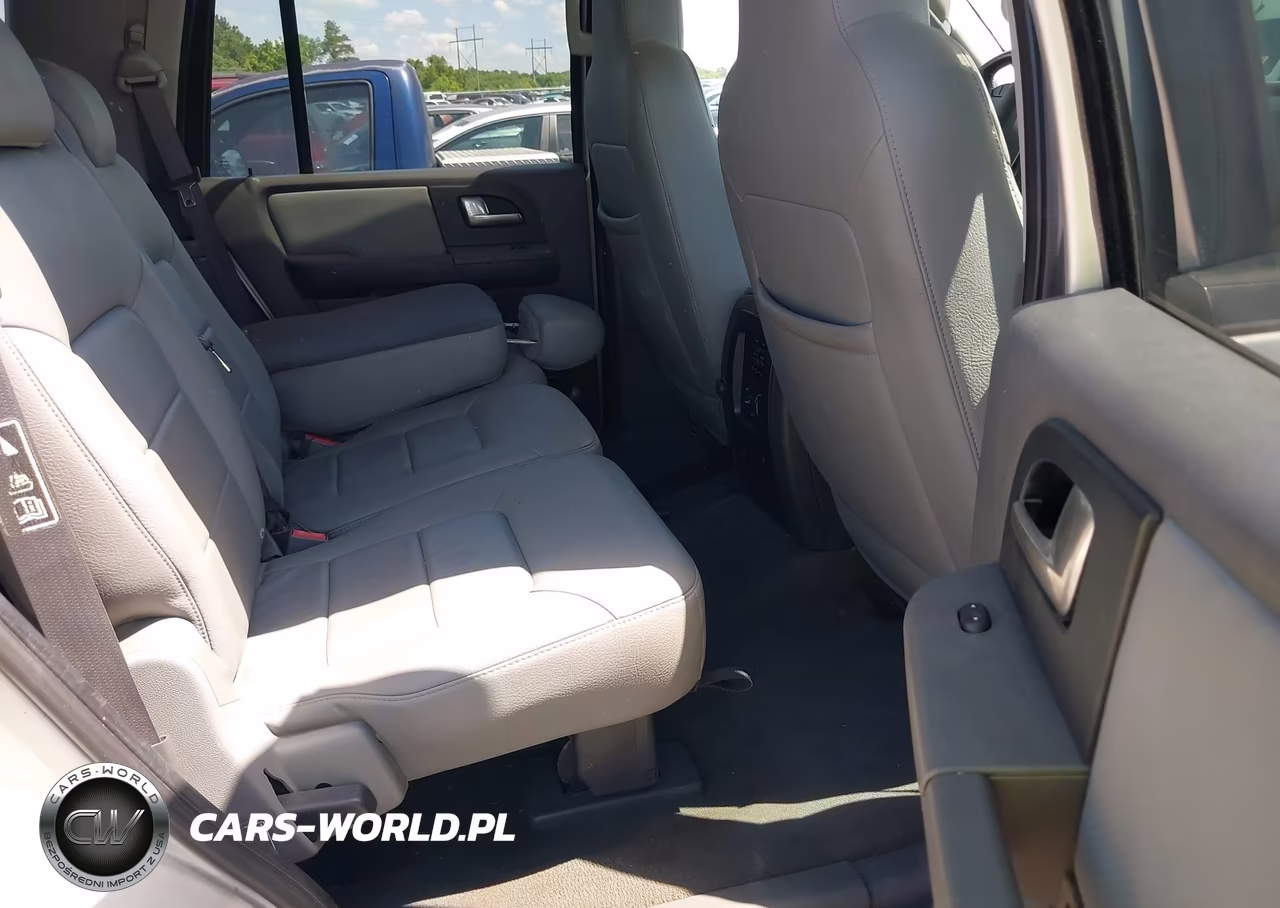 2003 Ford Expedition Xlt VIN:1FMPU15L83LC25597 - 8