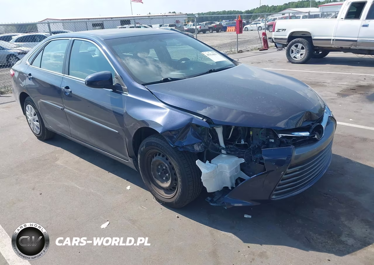 2015 Toyota Camry Le – zdjęcie 1 z 16