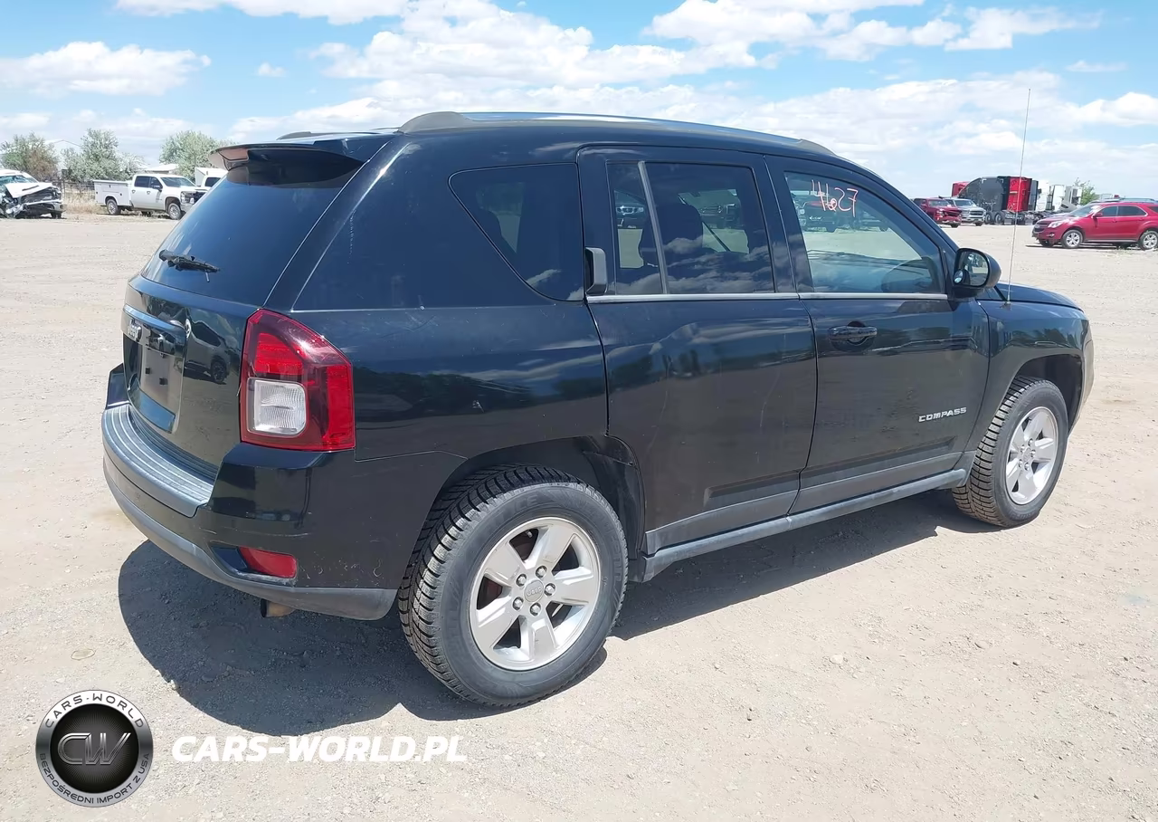 2014 Jeep Compass Sport VIN:1C4NJCBA7ED881984 - 4