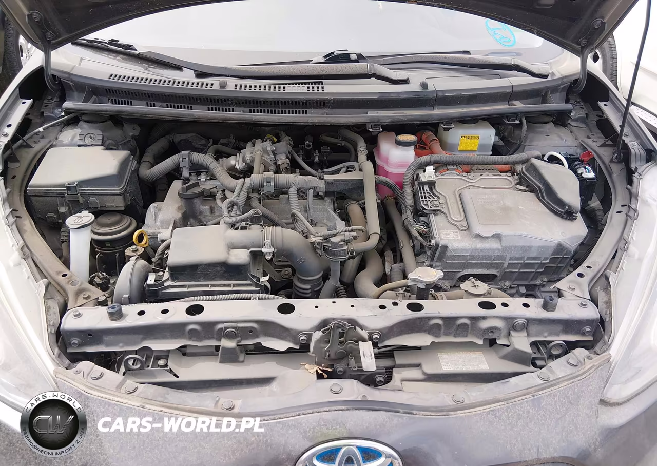 2015 Toyota Prius C One VIN:JTDKDTB35F1099472 - 10