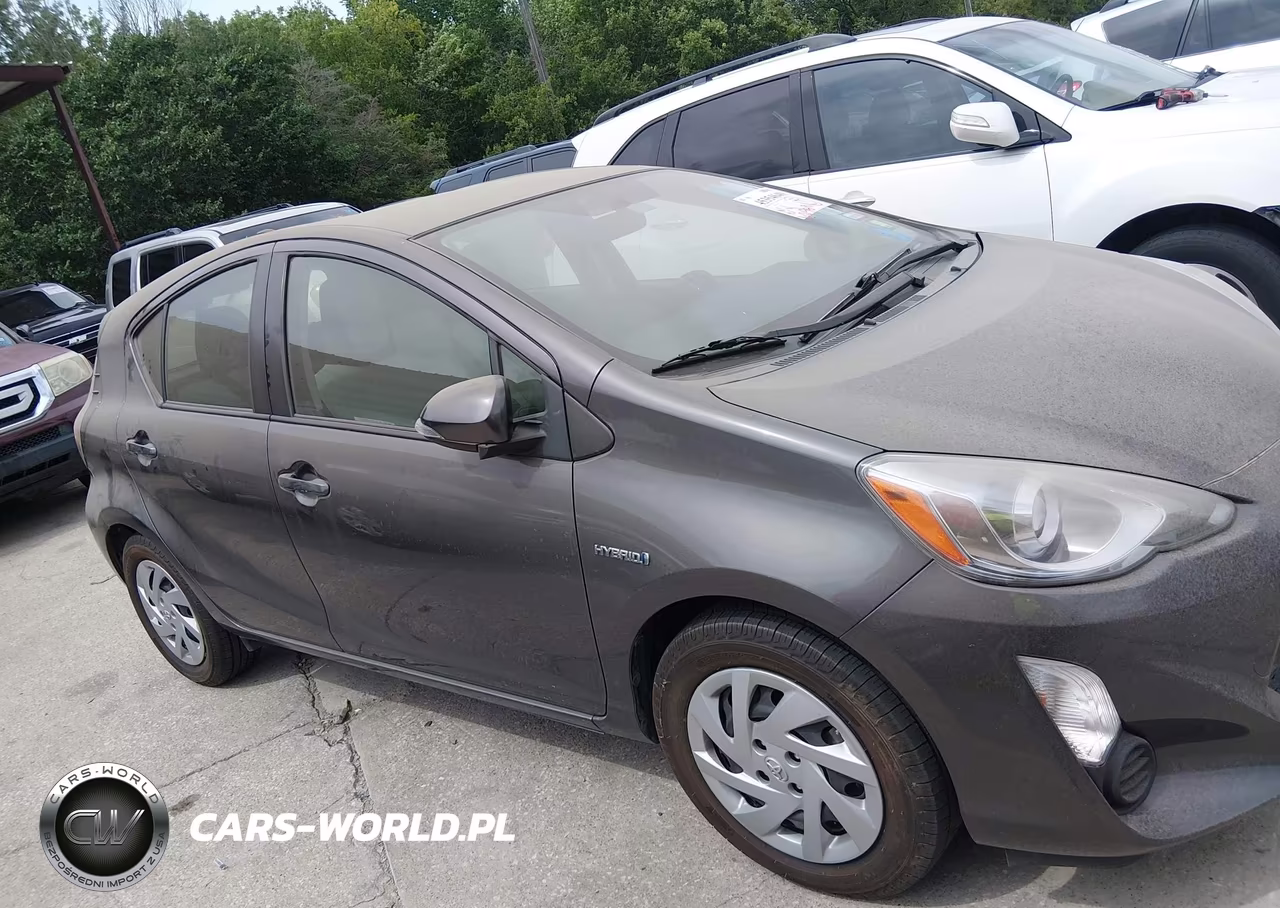 2015 Toyota Prius C One VIN:JTDKDTB35F1099472 - 13