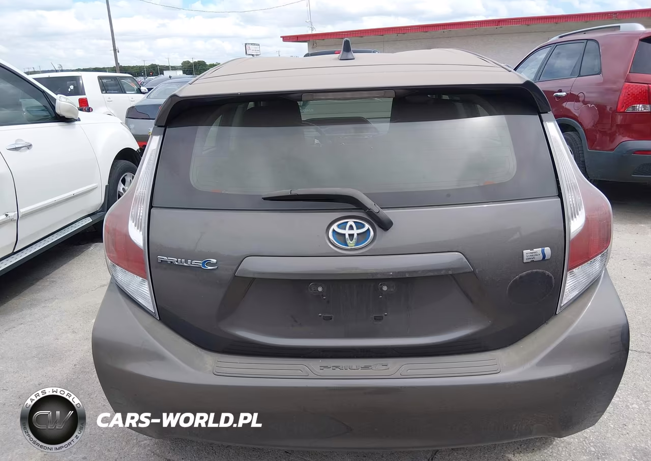 2015 Toyota Prius C One VIN:JTDKDTB35F1099472 - 16