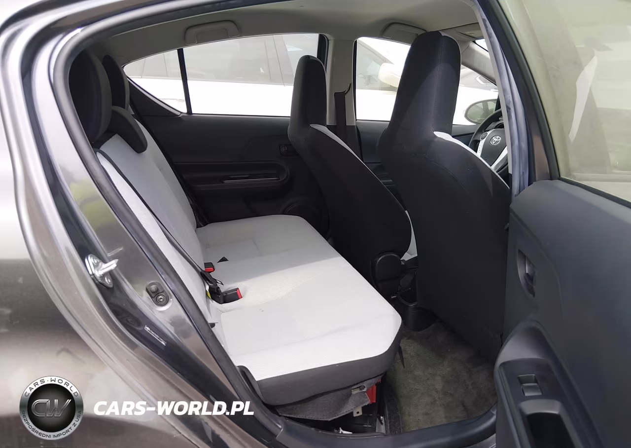 2015 Toyota Prius C One VIN:JTDKDTB35F1099472 - 8