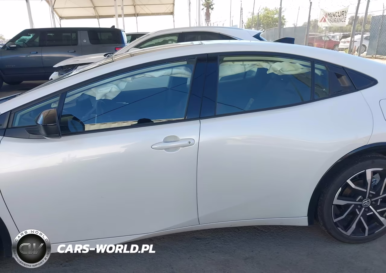 2026 Toyota Prius Plug-In Hybrid Xse Premium VIN:JTDACACU8T3062670 - 14