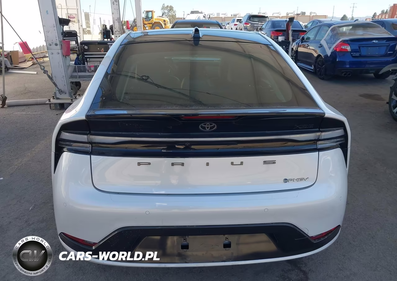 2026 Toyota Prius Plug-In Hybrid Xse Premium VIN:JTDACACU8T3062670 - 16
