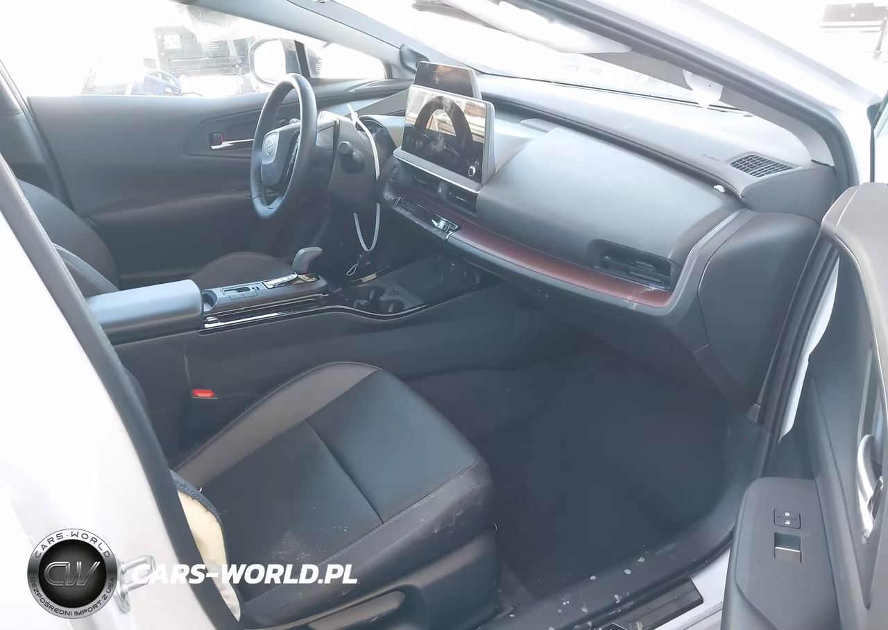 2026 Toyota Prius Plug-In Hybrid Xse Premium VIN:JTDACACU8T3062670 - 5