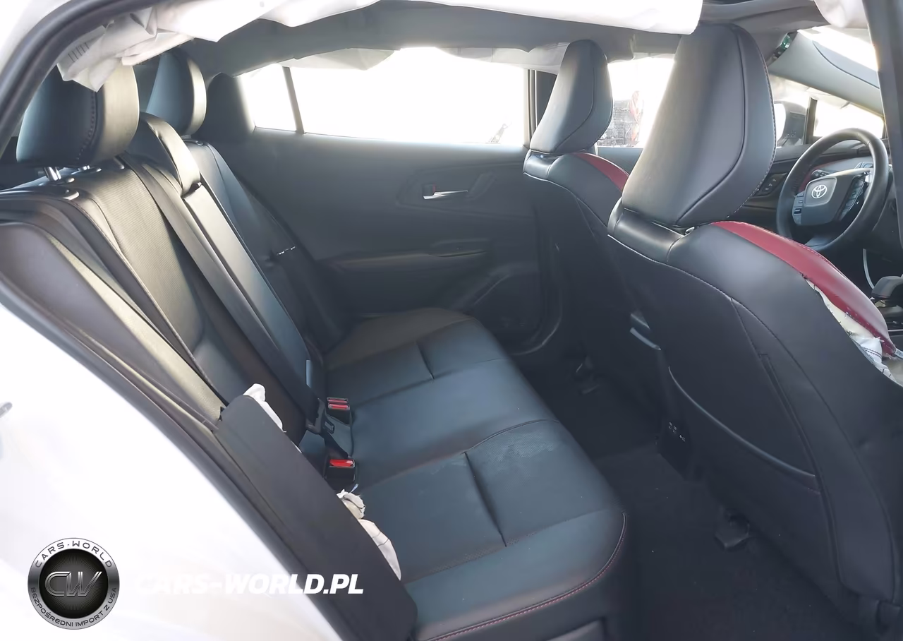 2026 Toyota Prius Plug-In Hybrid Xse Premium VIN:JTDACACU8T3062670 - 8