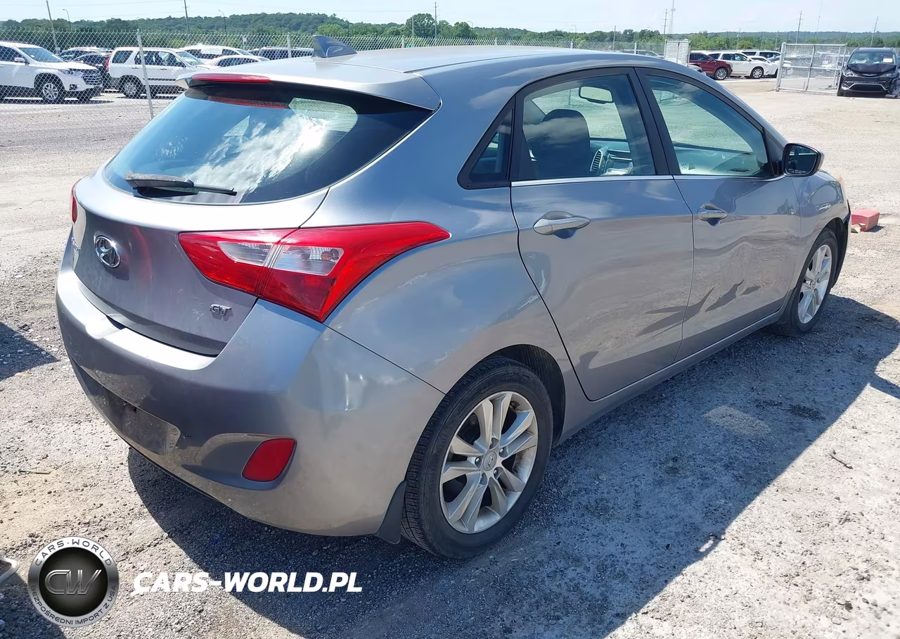 2013 Hyundai Elantra Gt VIN:KMHD35LE8DU031066 - 4