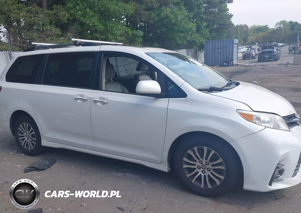 2018 Toyota Sienna Xle 8 Passenger VIN:5TDYZ3DC0JS941641 - 13