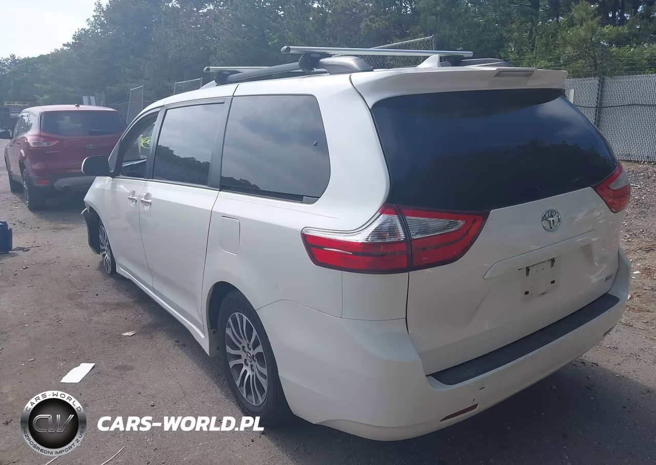 2018 Toyota Sienna Xle 8 Passenger VIN:5TDYZ3DC0JS941641 - 3