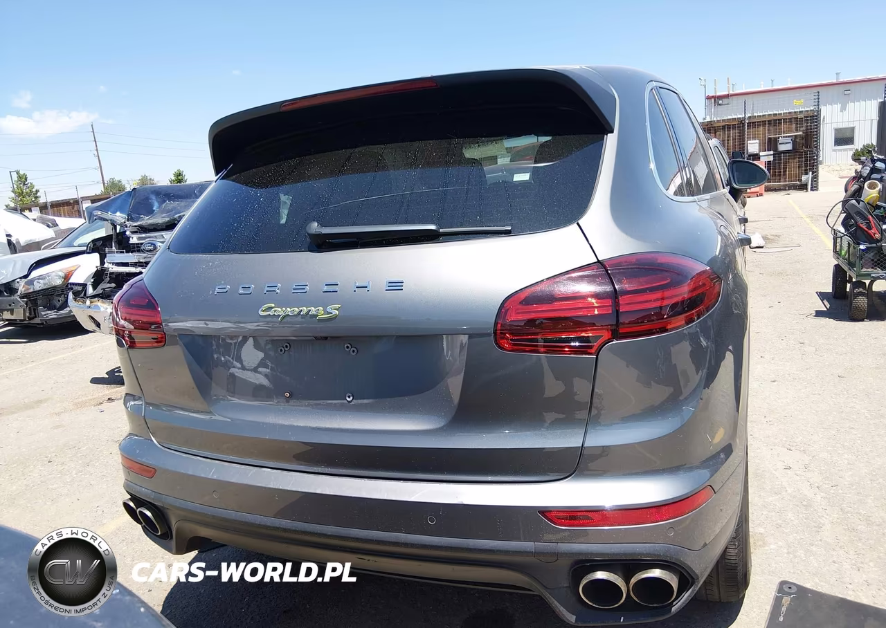 2015 Porsche Cayenne E-Hybrid S VIN:WP1AE2A29FLA52010 - 16