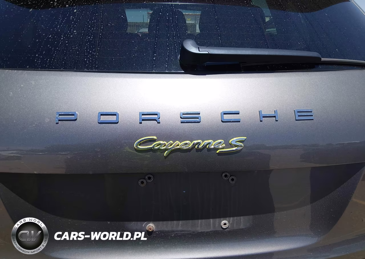 2015 Porsche Cayenne E-Hybrid S VIN:WP1AE2A29FLA52010 - 18