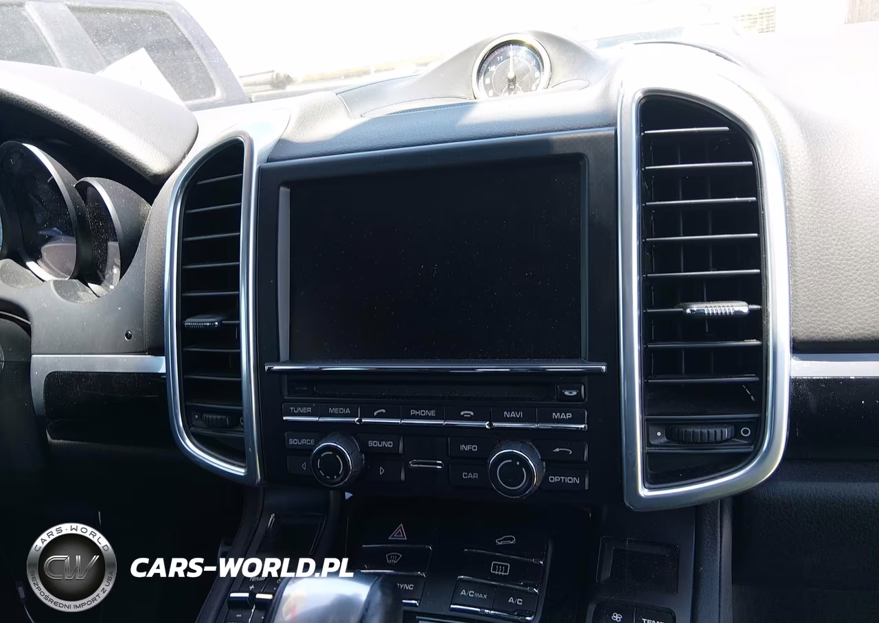 2015 Porsche Cayenne E-Hybrid S VIN:WP1AE2A29FLA52010 - 19
