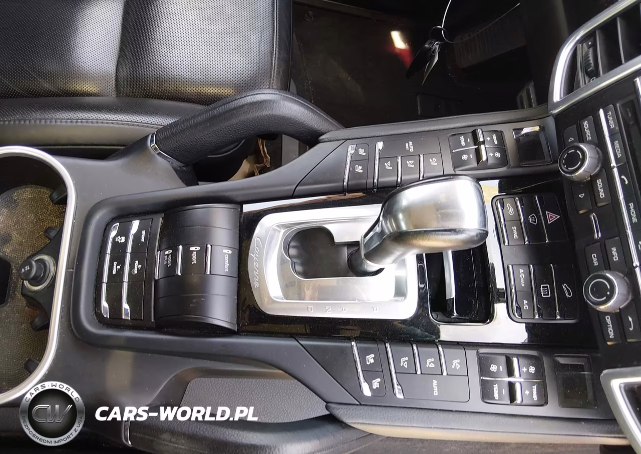2015 Porsche Cayenne E-Hybrid S VIN:WP1AE2A29FLA52010 - 20