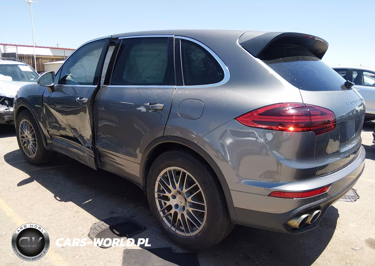 2015 Porsche Cayenne E-Hybrid S VIN:WP1AE2A29FLA52010 - 3