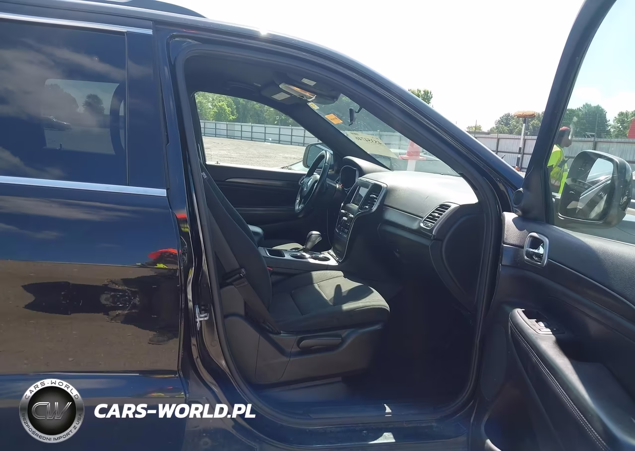 2018 Jeep Grand Cherokee Laredo E 4X2 VIN:1C4RJEAG5JC438459 - 5