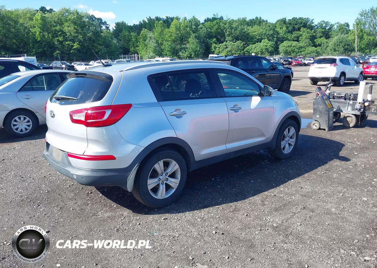2013 Kia Sportage Lx VIN:KNDPBCA26D7388245 - 4
