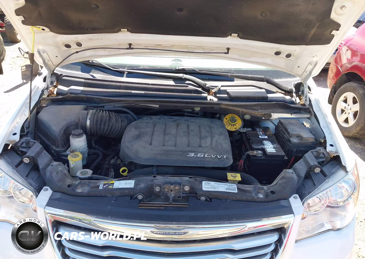 2015 Chrysler Town & Country Lx VIN:2C4RC1AG7FR741695 - 10