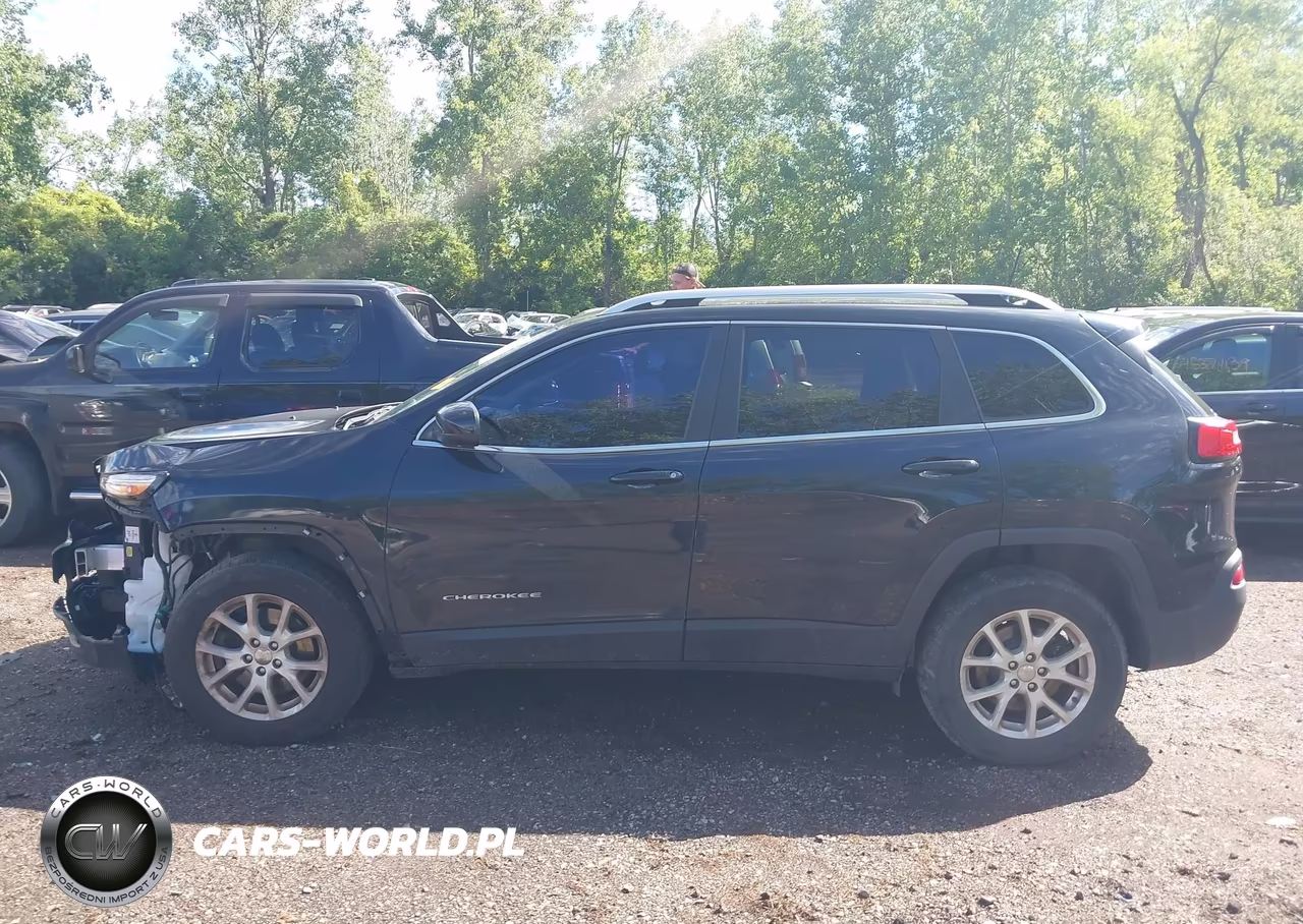 2016 Jeep Cherokee Latitude VIN:1C4PJMCB5GW267707 - 14