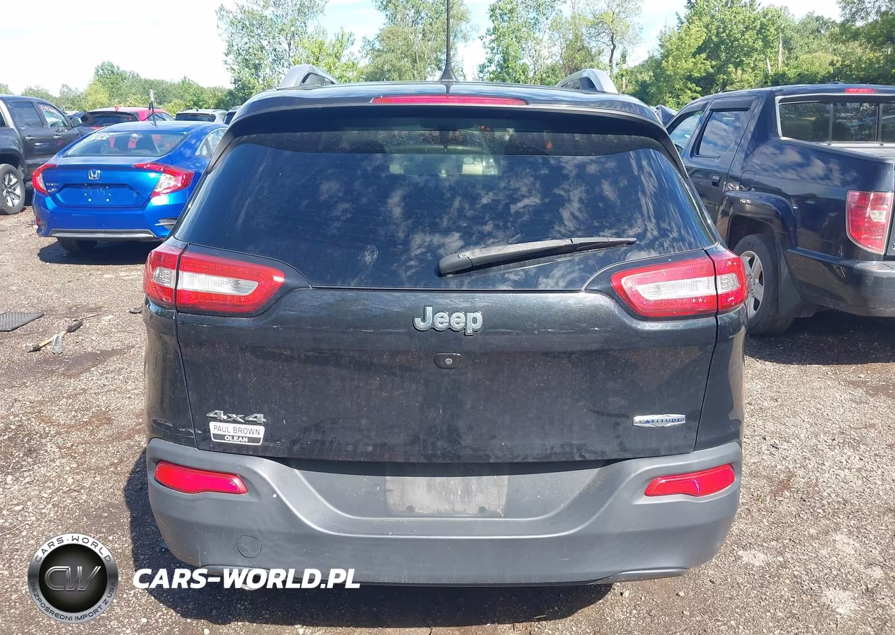 2016 Jeep Cherokee Latitude VIN:1C4PJMCB5GW267707 - 16