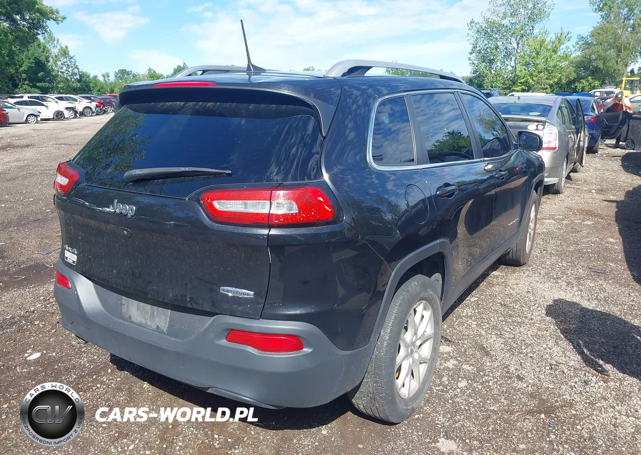 2016 Jeep Cherokee Latitude VIN:1C4PJMCB5GW267707 - 4