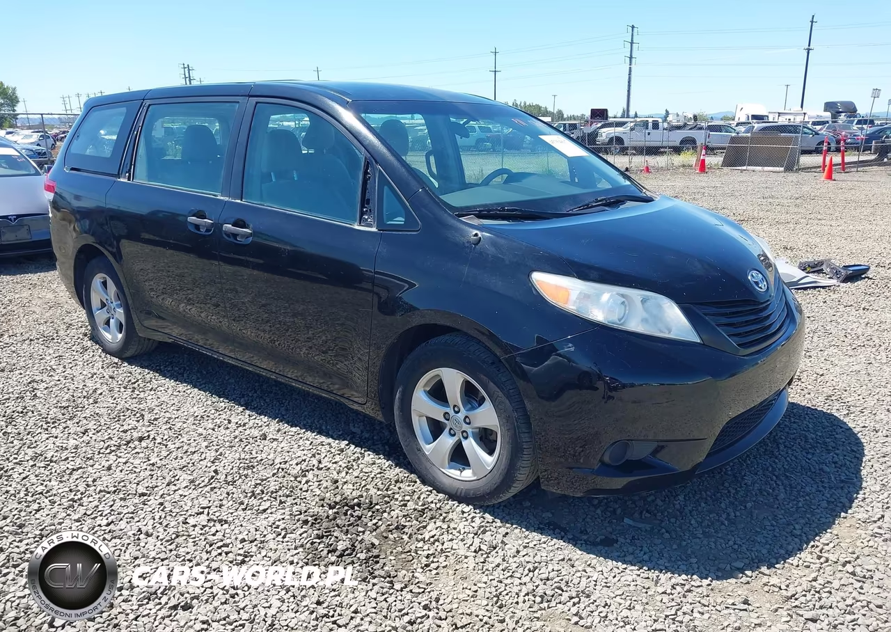 2013 Toyota Sienna L V6 7 Passenger – zdjęcie 1 z 18