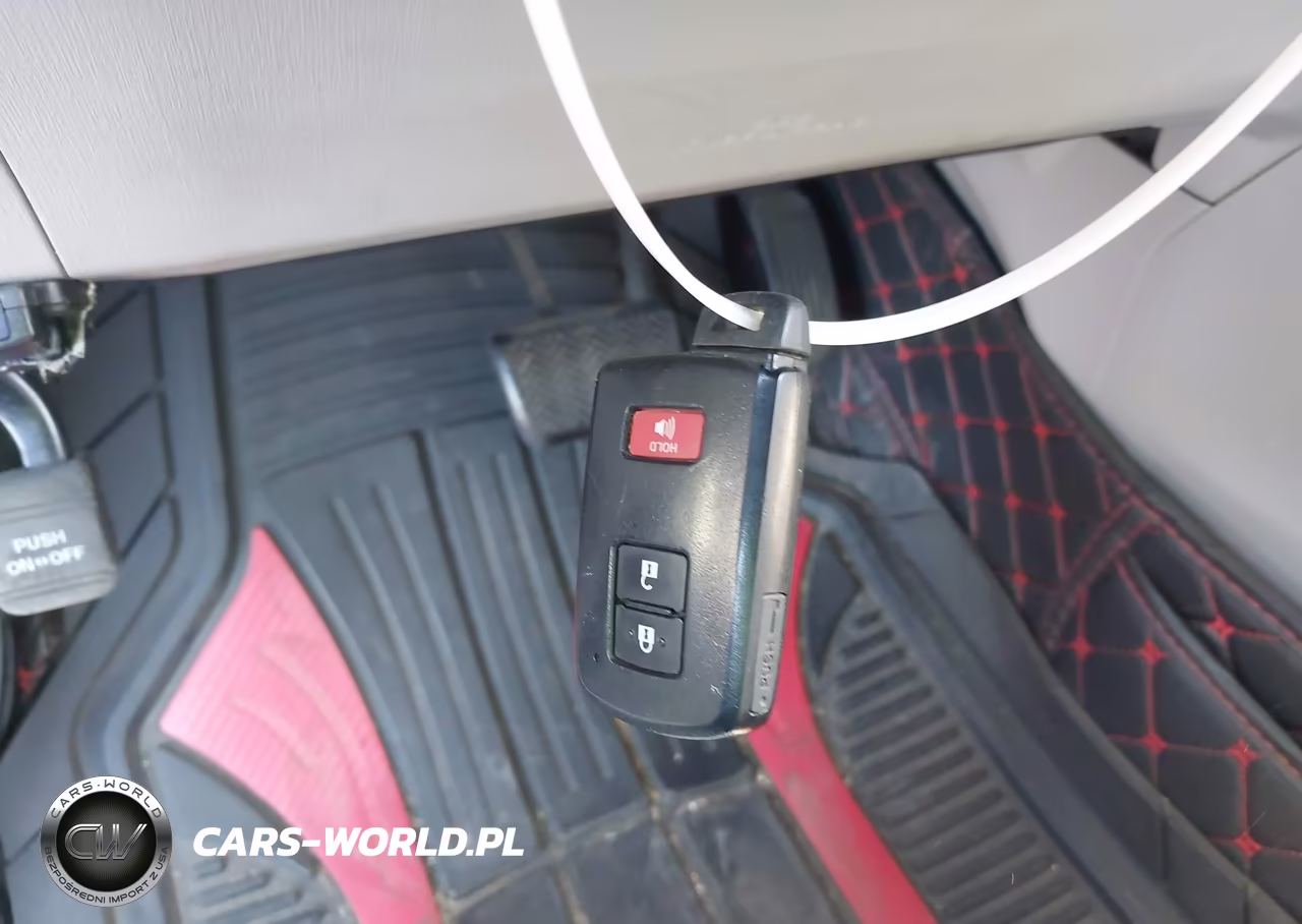 2017 Toyota Prius V Four VIN:JTDZN3EU2HJ060776 - 11